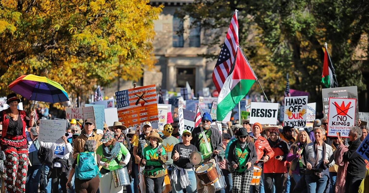 Thousands come to downtown Santa Fe for 'No Kings' protest 9 68f3c6d32ead9.image e5YewT