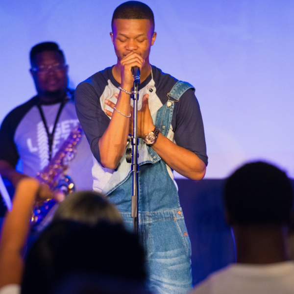 Kelontae Gavin No Ordinary Worship