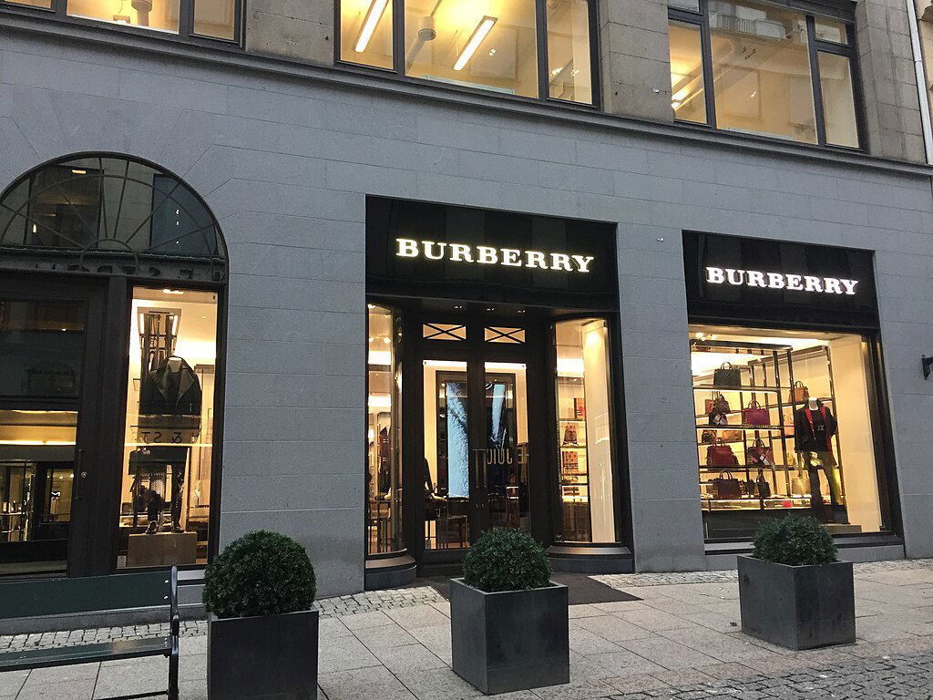 1024px Burberry Oslo fjbH6D