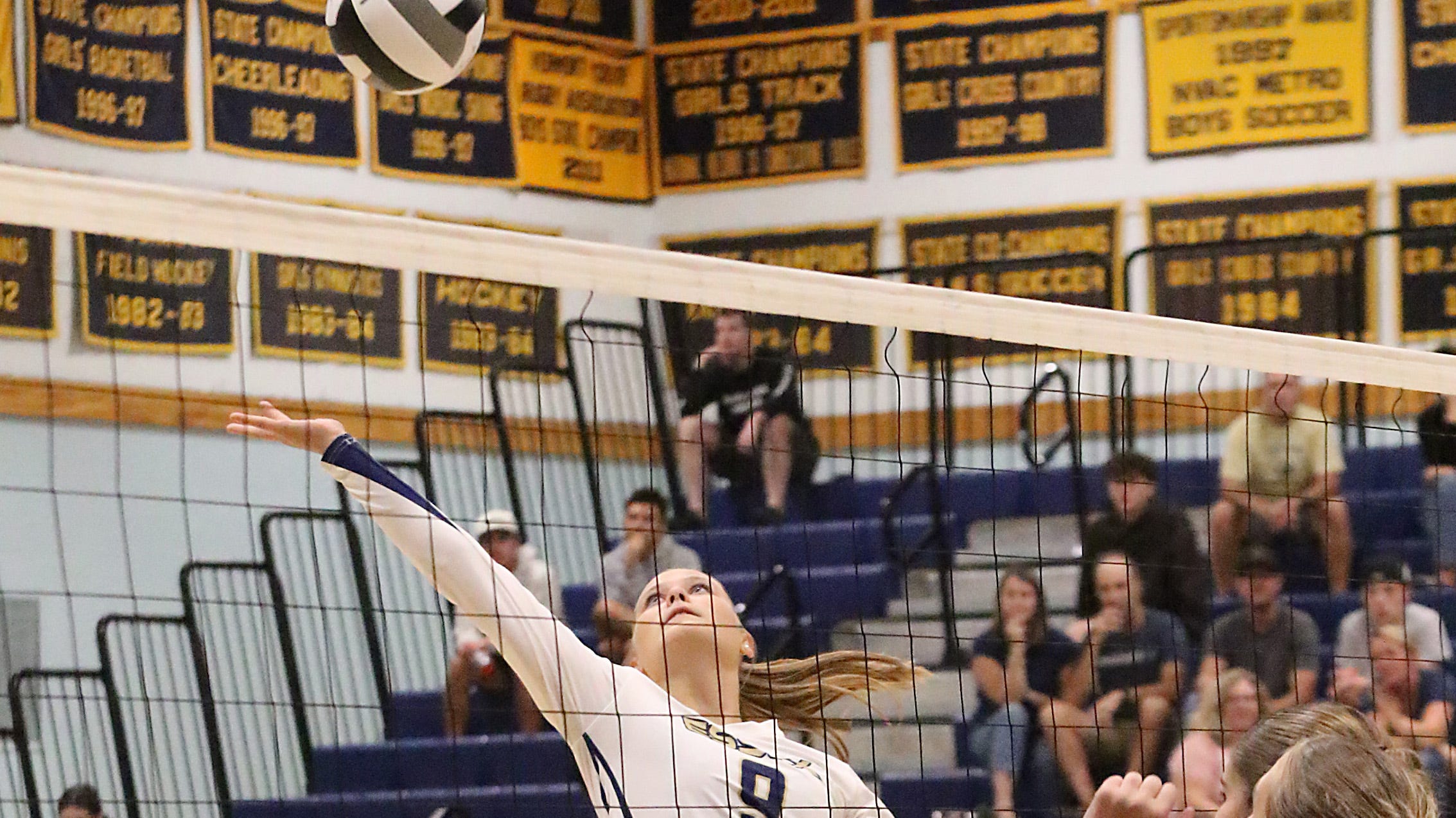 86430892007 bur 0929 essex bhs girls volleyball 23 GRtvBE