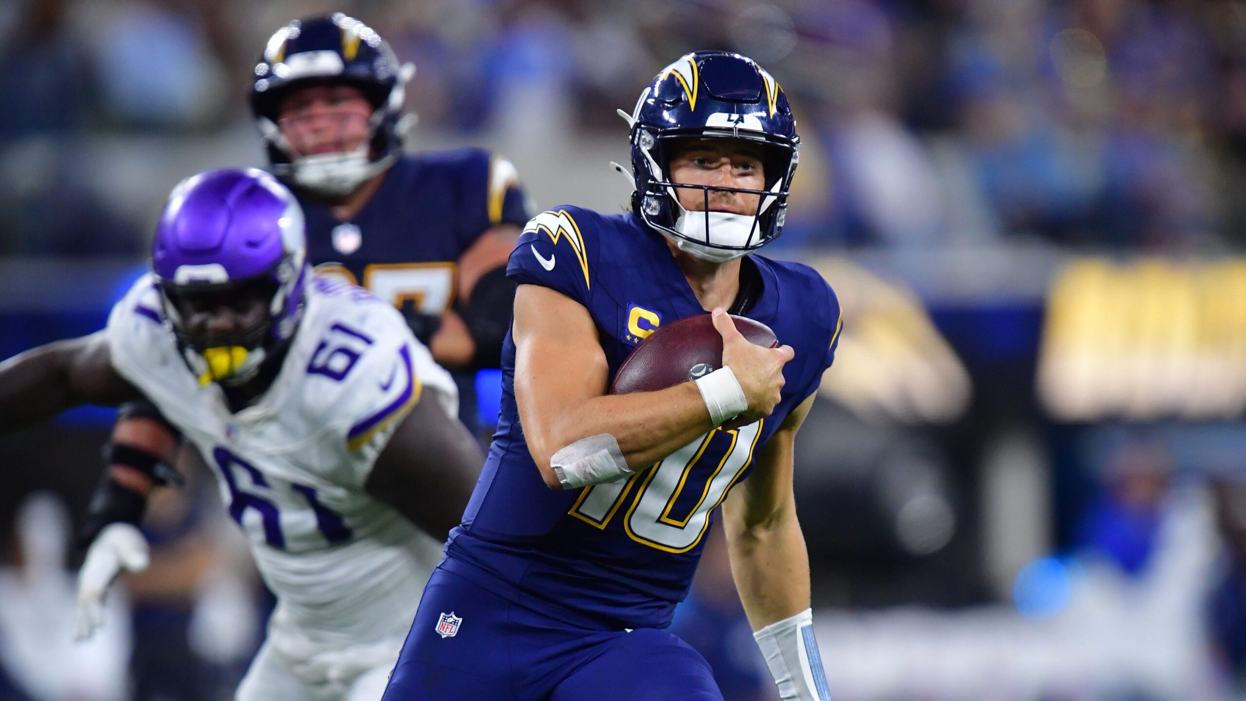 86868716007 justin herbert chargers 10232025 3 ohTGWS scaled