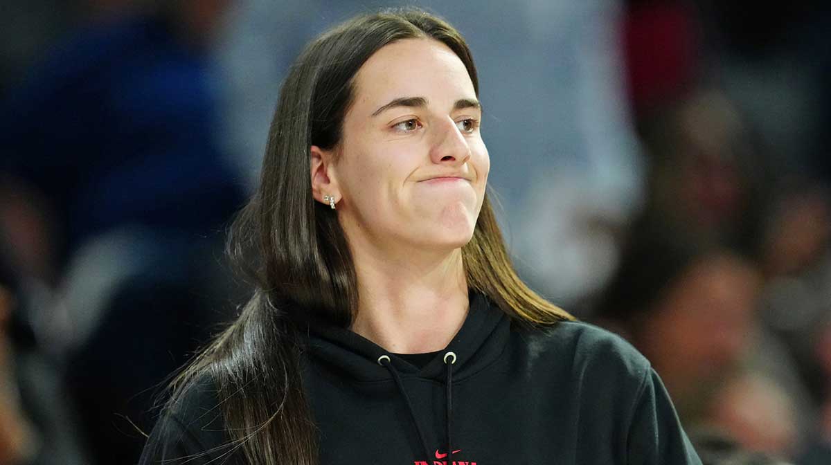 Caitlin Clark with Fever HsAgcT