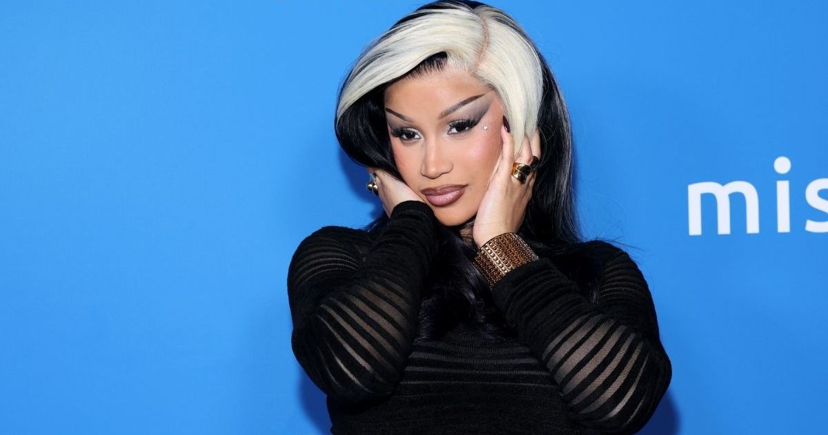 Cardi B 2 Q3fJEs
