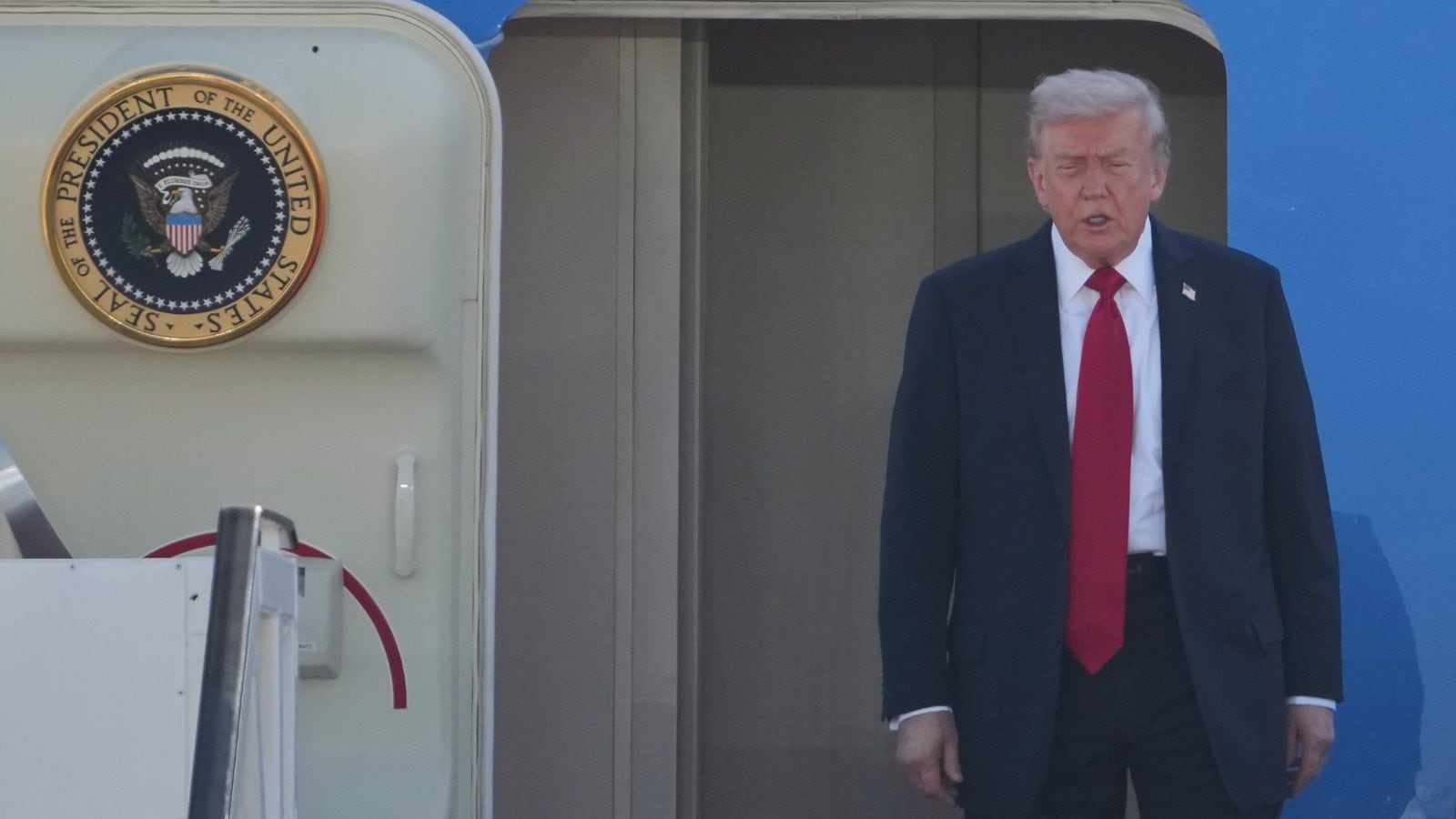 Donald Trump 8 0BYA4a