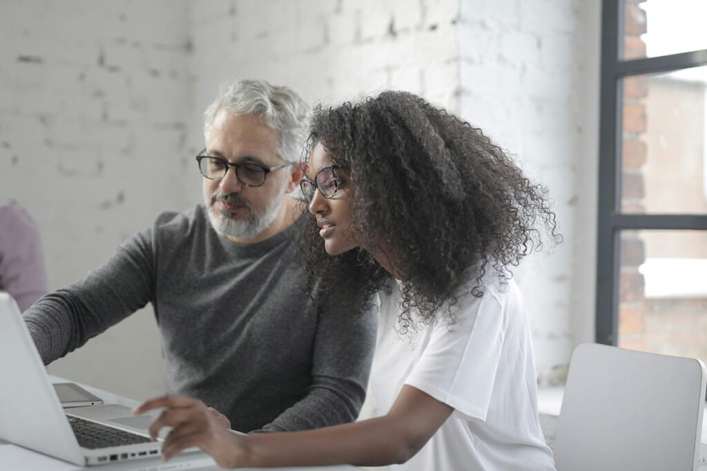 Working Together Across Generations - Non Profit News 10 Generational Partnerships 1024x683 MGuqOZ