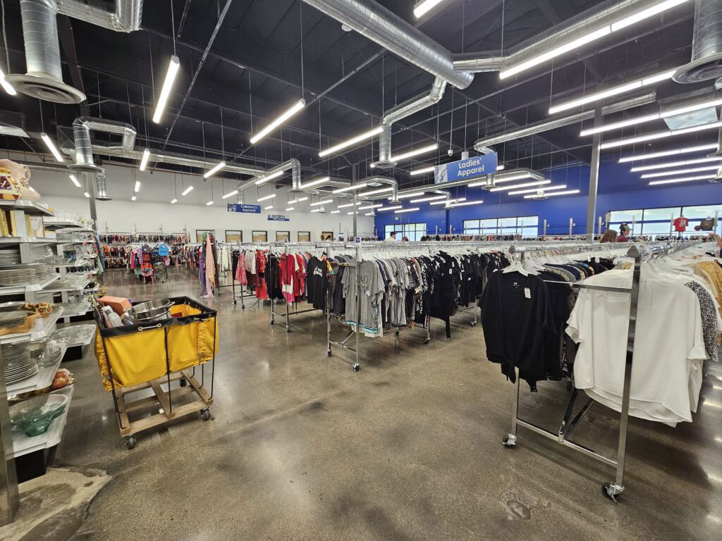 Goodwill interior 001 1024x768 ttC2jI