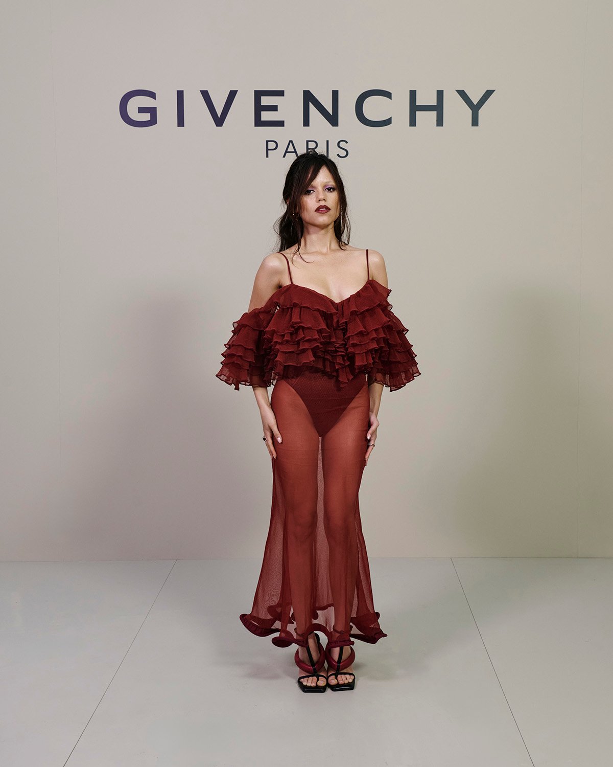 JENNA ORTEGA GaKRQf