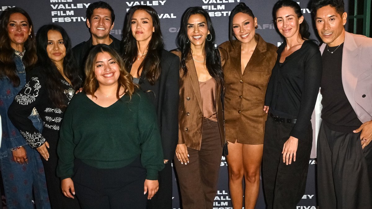 Jessica Alba and Danny Ramirez Group Red Carpet Picture GettyImages 2239098690 9oDAO3
