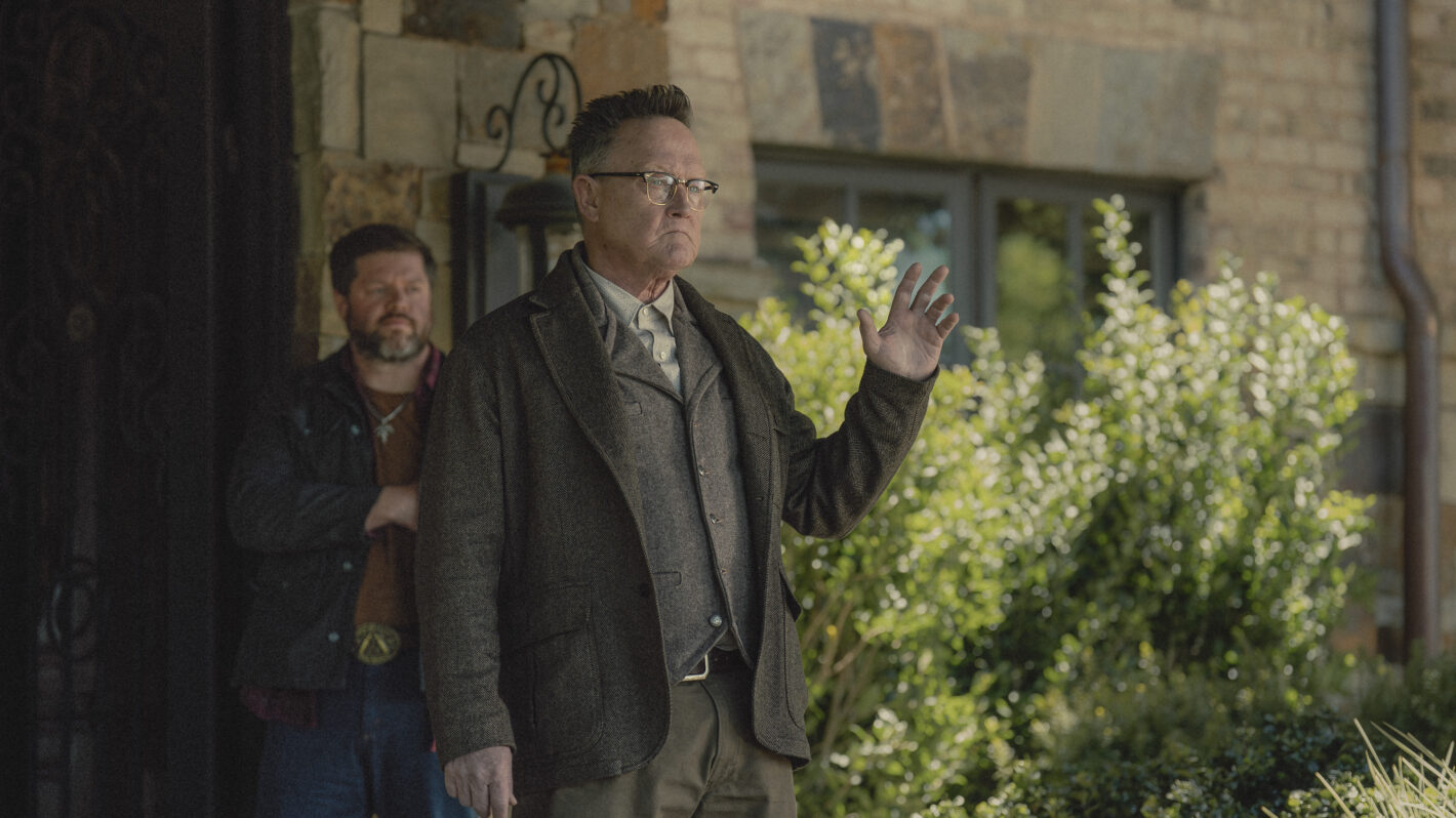 Robert Patrick in Tulsa King 1420x798 FX7ynY