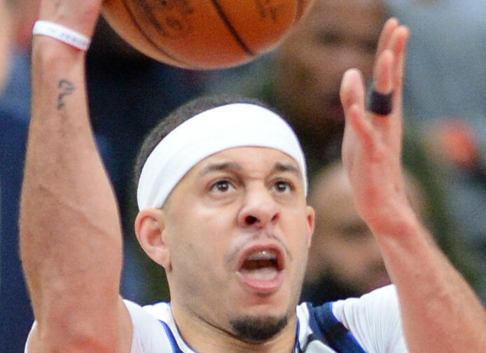 Seth Curry Mavericks cropped e1759428318195 dnzGwH