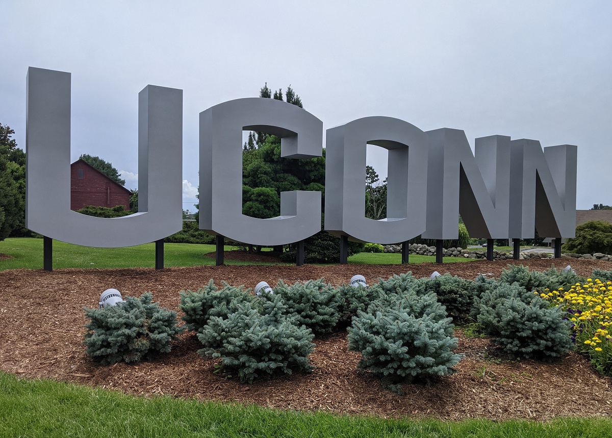 UCONNstorrs Tykjs2
