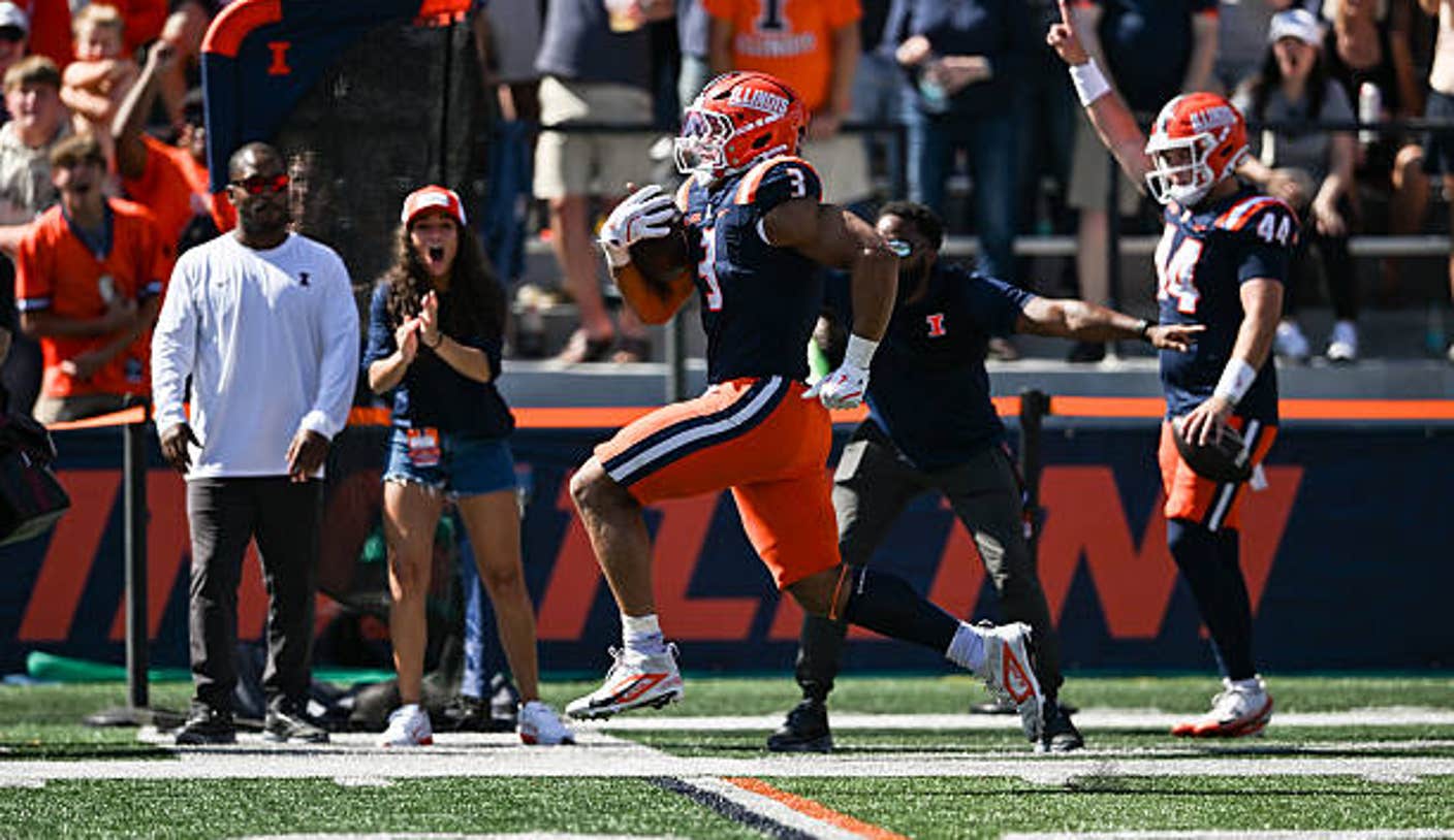 champaign il illinois fighting illini rb kaden feagin runs the ball in for a touchdown during XFLh1e