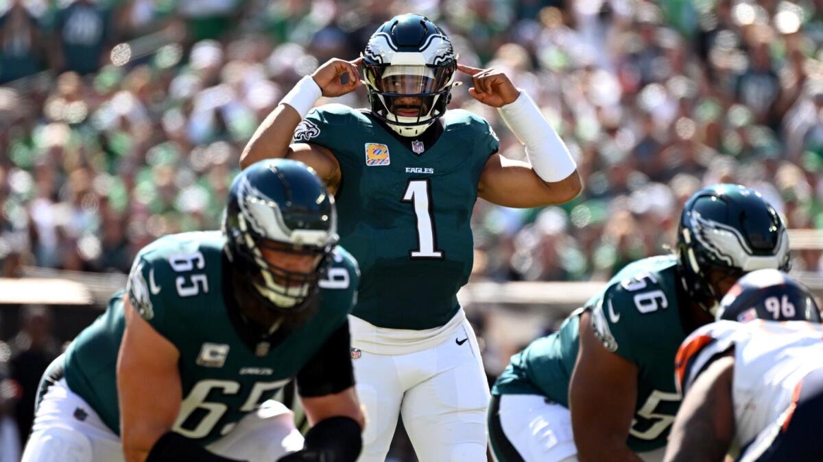 jalen hurts philadelphia eagles 2 26bzi0
