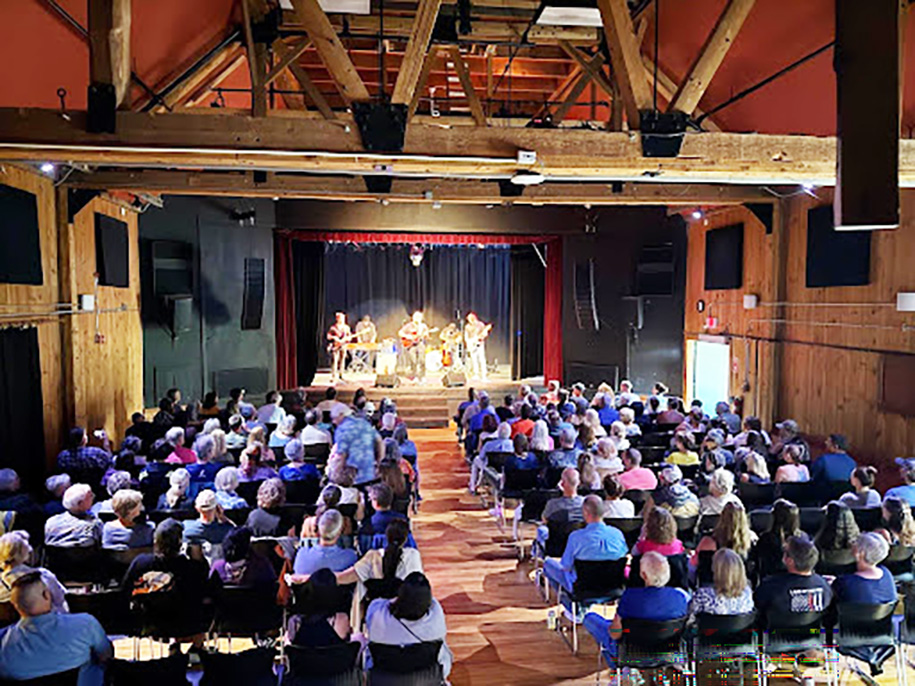 loc 8015with3 Goddard Haybarn Theater Z3n8sj
