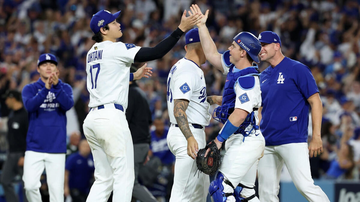ohtani dodgers celebrate g E19K0H