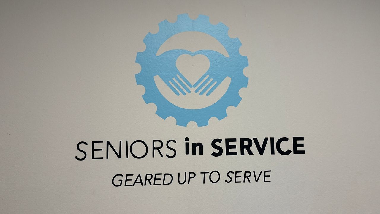 seniors in service fla 0930 NcNmRa
