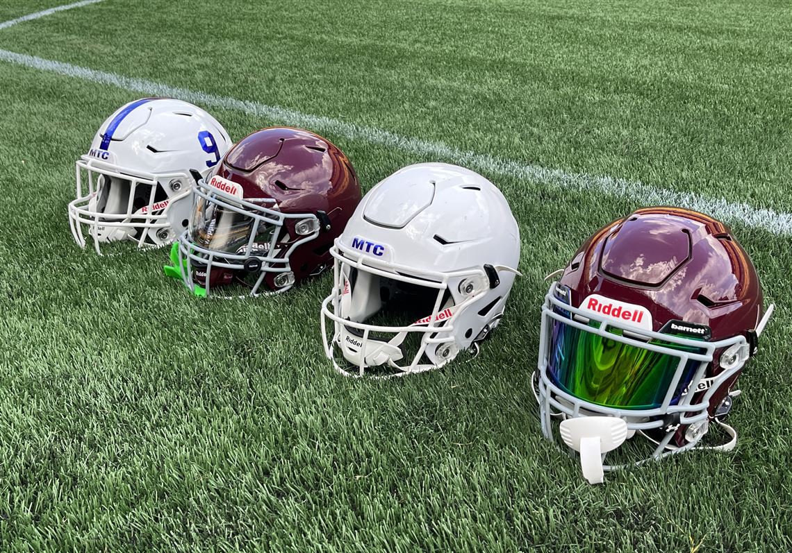 stock football helmet photo 1759966212 p24ISJ