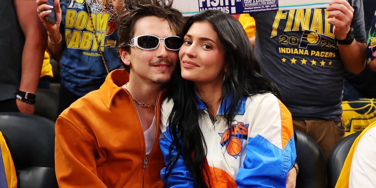 timothee chalamet and kylie jenner attend game six of the news photo 1760025594 vrCXdQ
