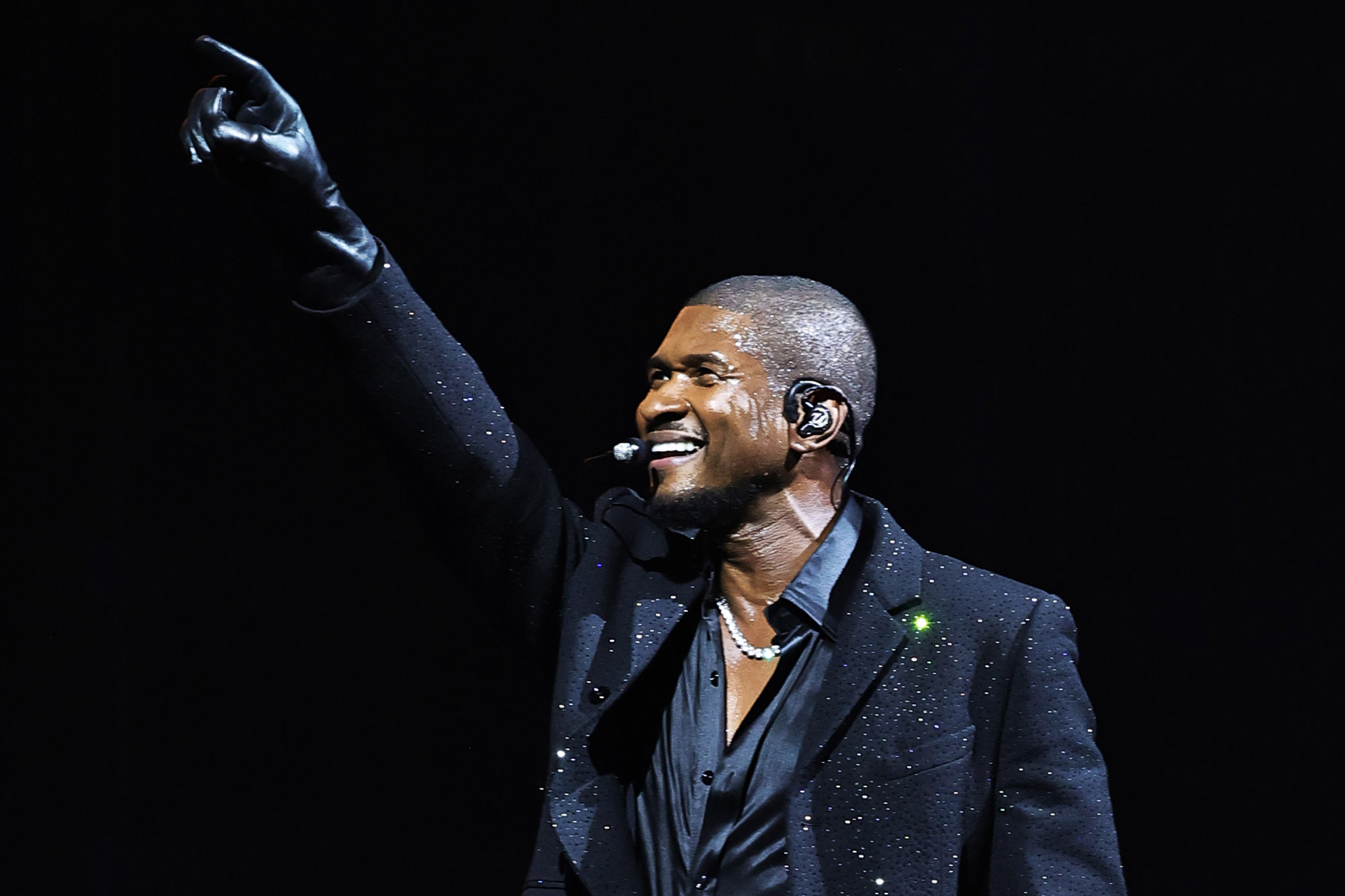 usher past present future 2024 billboard 1800 nEpyHZ