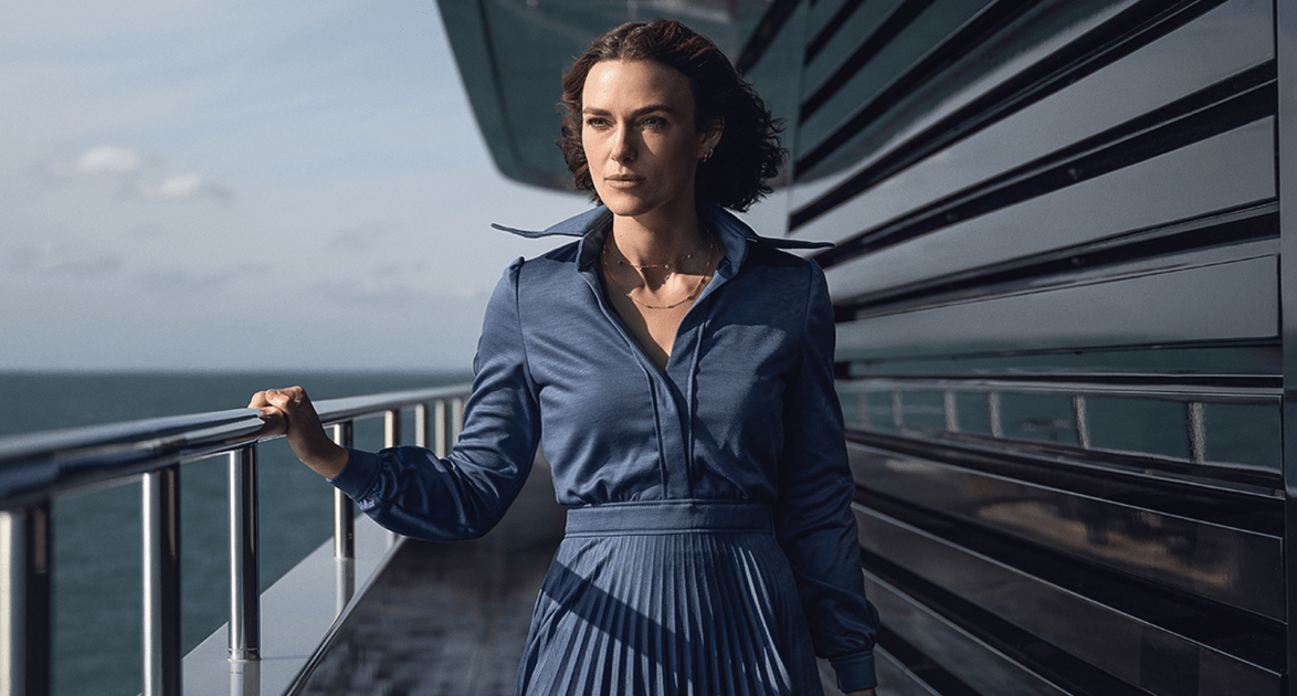 woman in cabin 10 netflix review qQN85Y